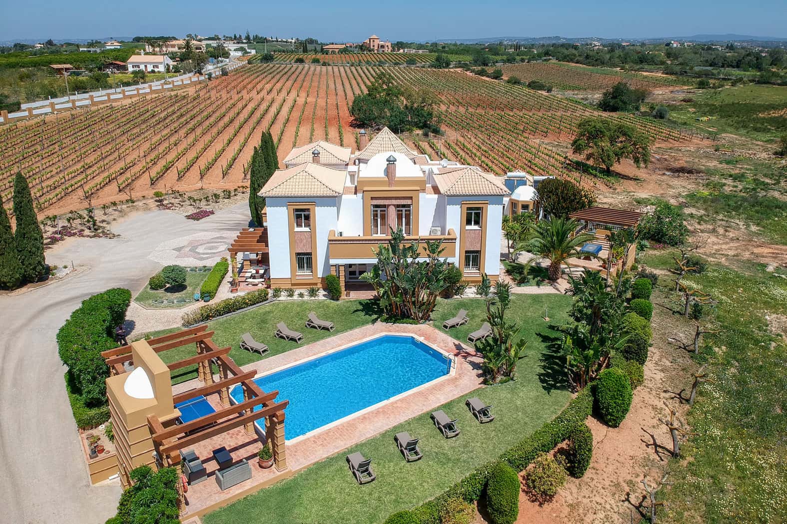 Quinta Dionysus by Portucasa
