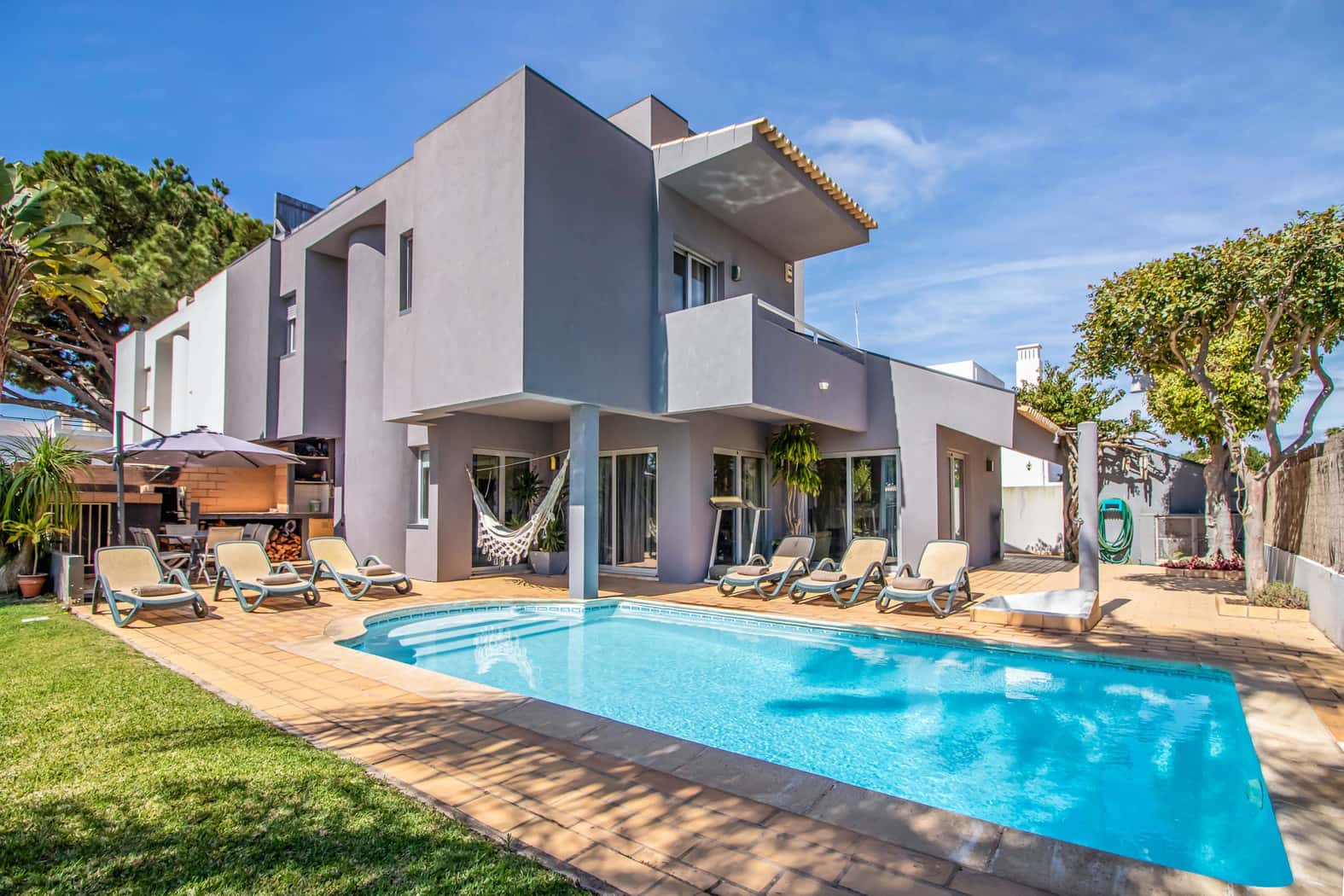Villa Nadiana by Portucasa