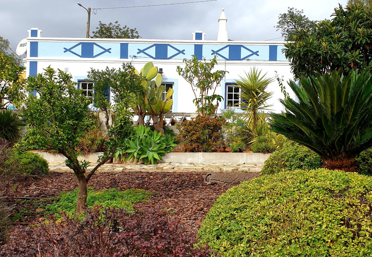 Landhaus in Santa Catarina Fonte Bispo - Casa Catarina by Portucasa