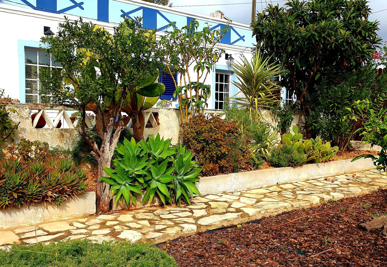 Landhaus in Santa Catarina Fonte Bispo - Casa Catarina by Portucasa